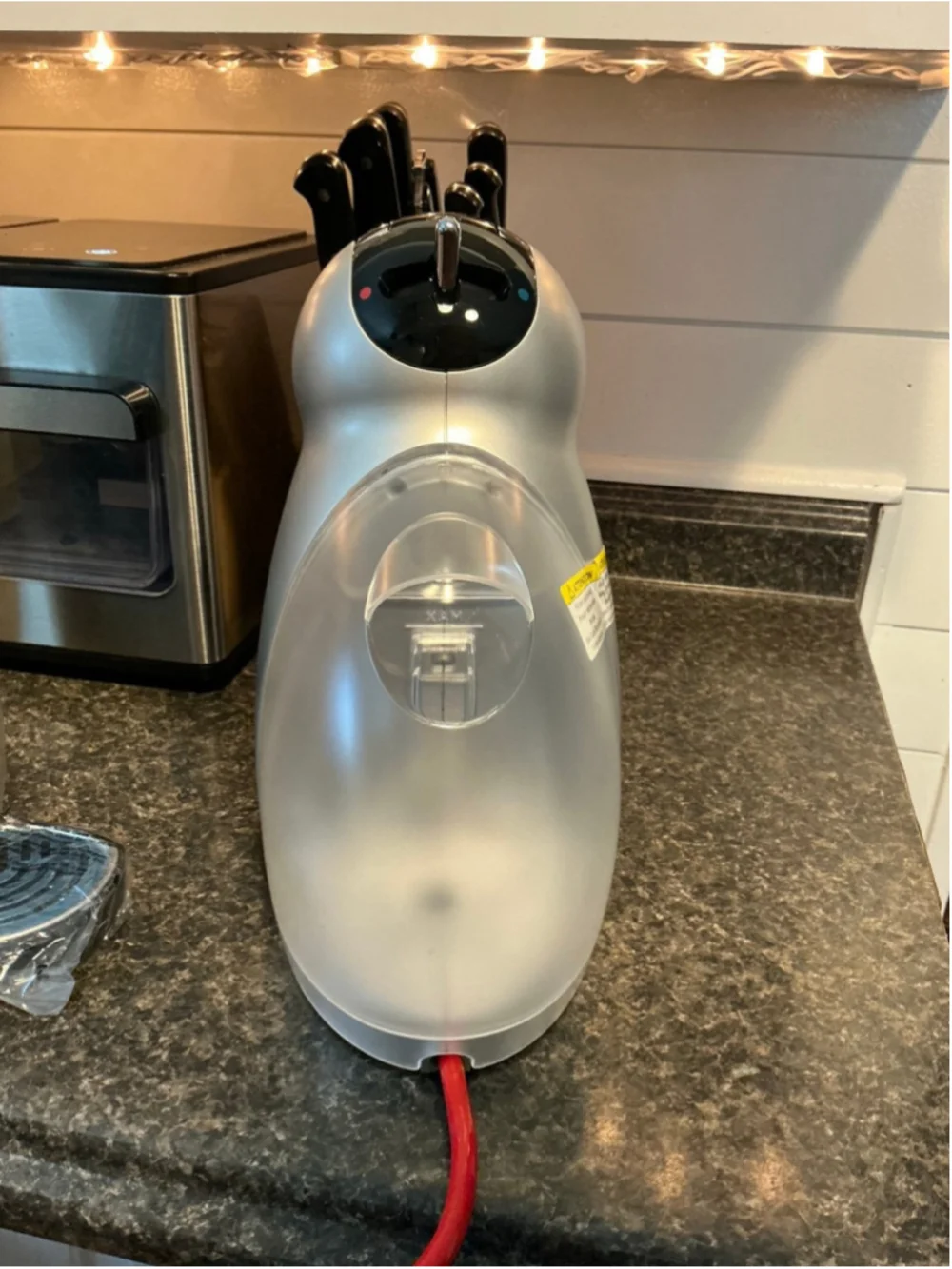 Brand NEW NESCAFÉ Dolce Gusto Coffee Machine, Genio 2 Silver